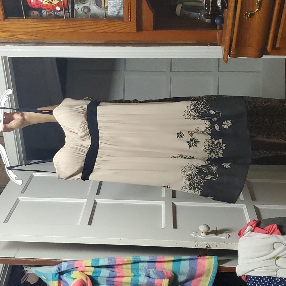 Beautiful dress size 16